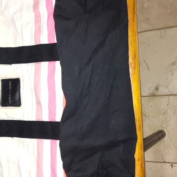 Handbag - Picture 3 of 5